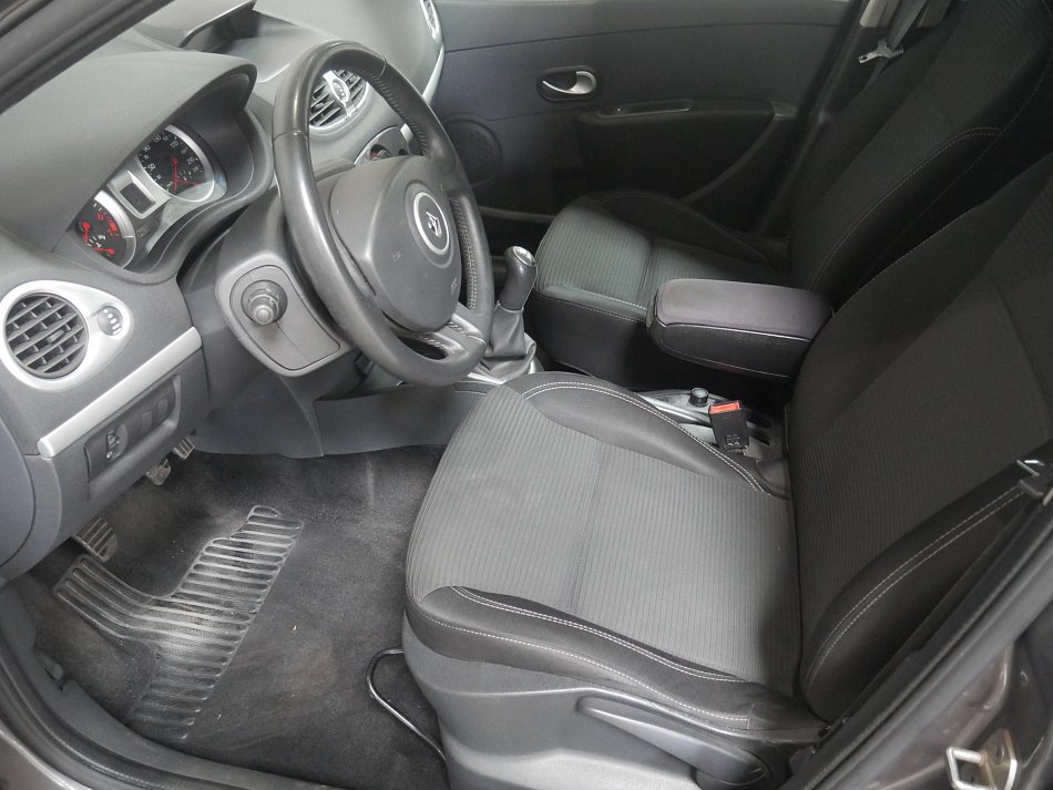 Renault Clio 1.2i 