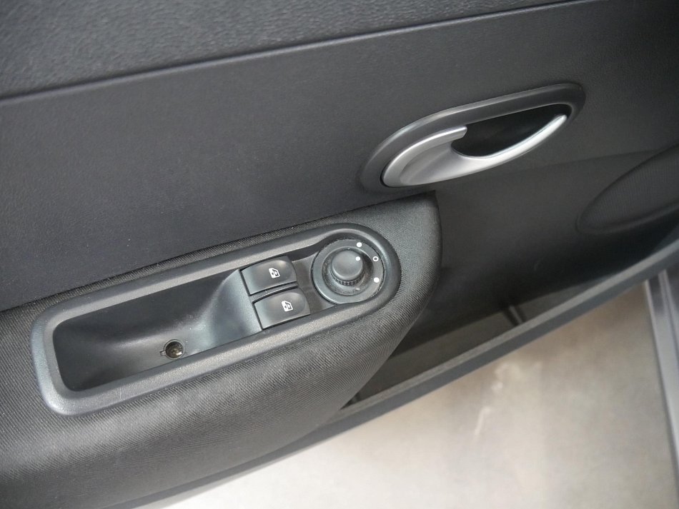 Renault Clio 1.2i 