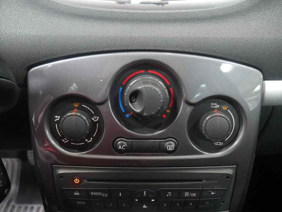 Renault Clio 1.2i 