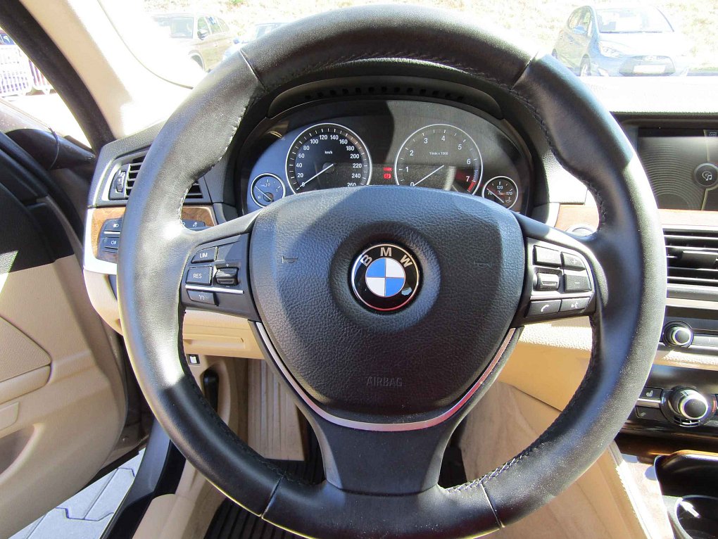BMW Řada 5 3.0 i 