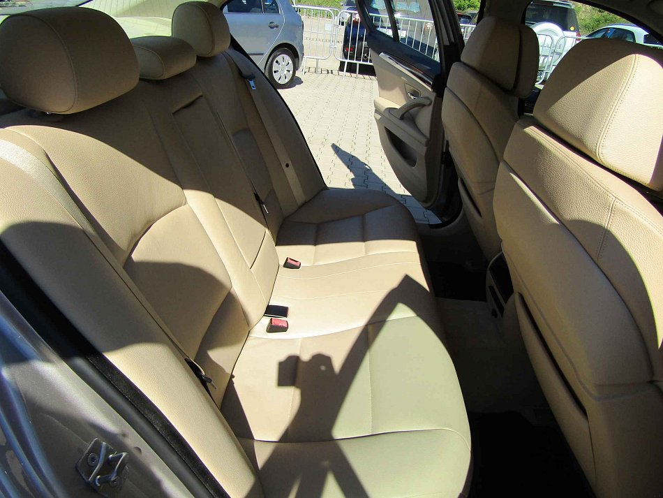BMW Řada 5 3.0 i 