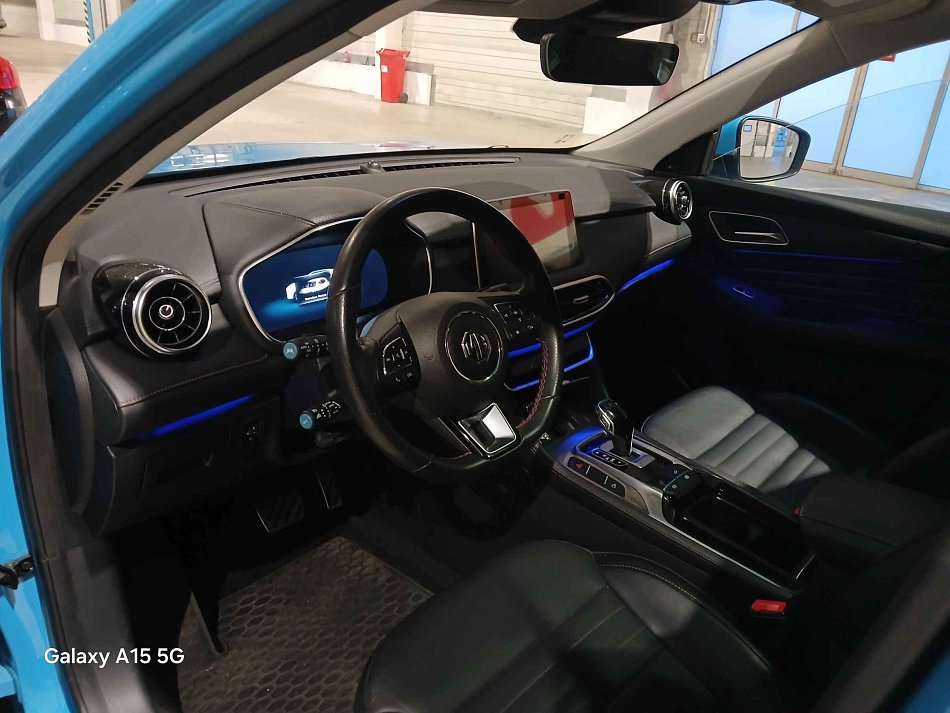 MG HS 1.5i 