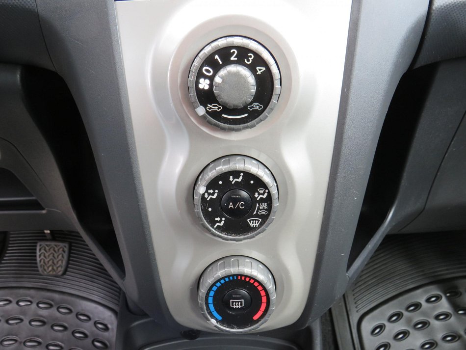 Toyota Yaris 1.0 VVT-i 
