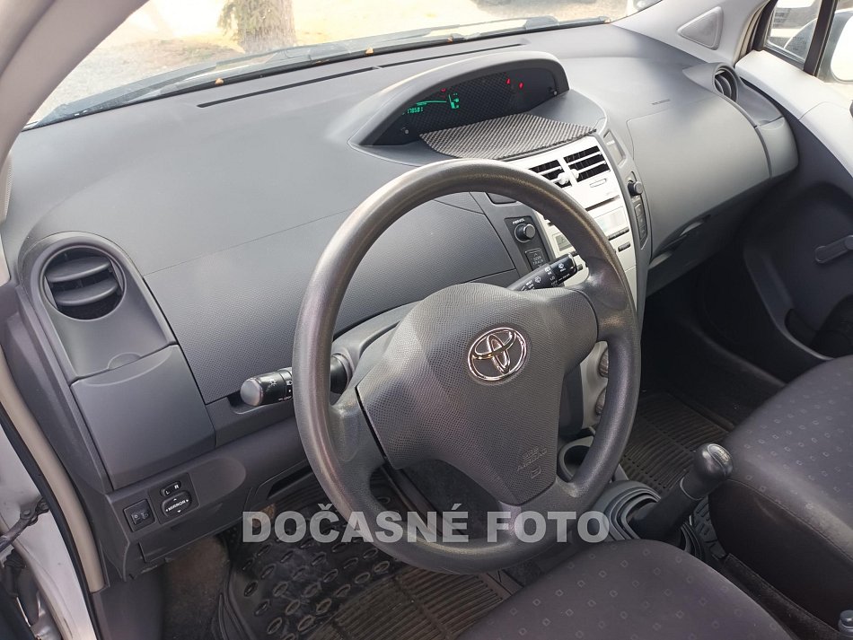 Toyota Yaris 1.0 VVT-i 