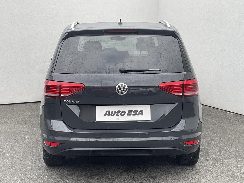 Volkswagen Touran 1.6 TDi 