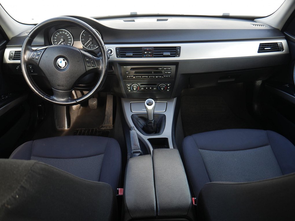 BMW Řada 3 2.0i  318i