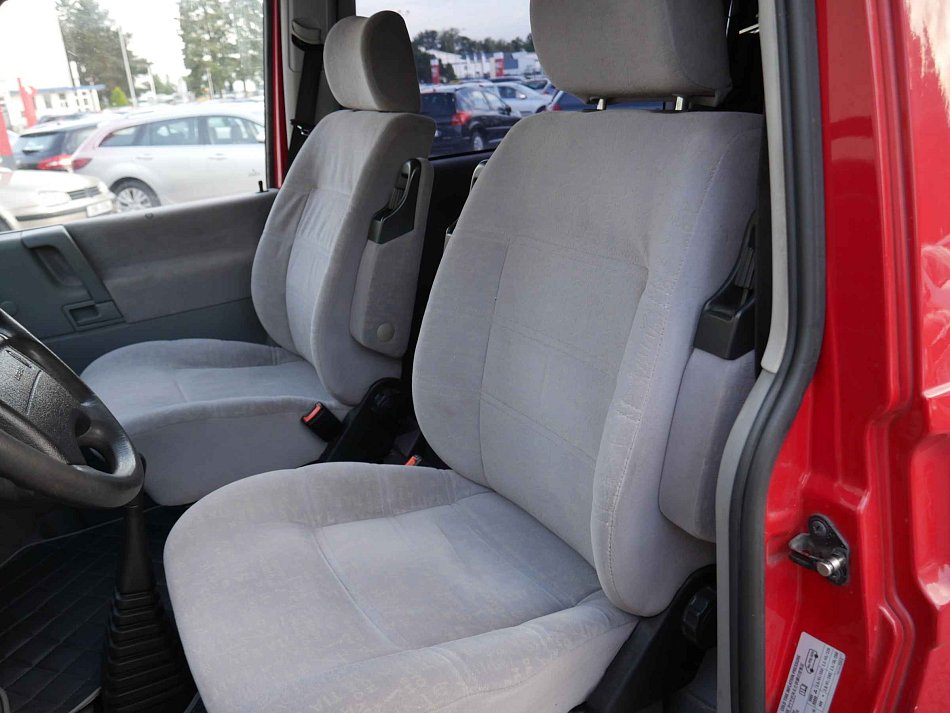 Volkswagen Multivan 2.5TDi 