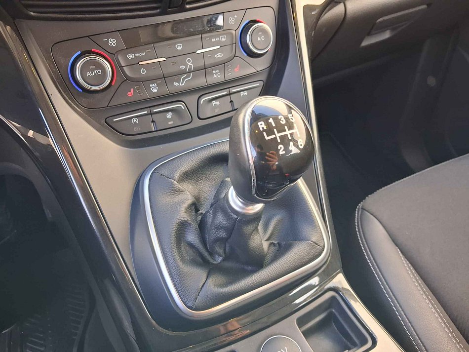Ford Kuga 1.5 EB Titanium