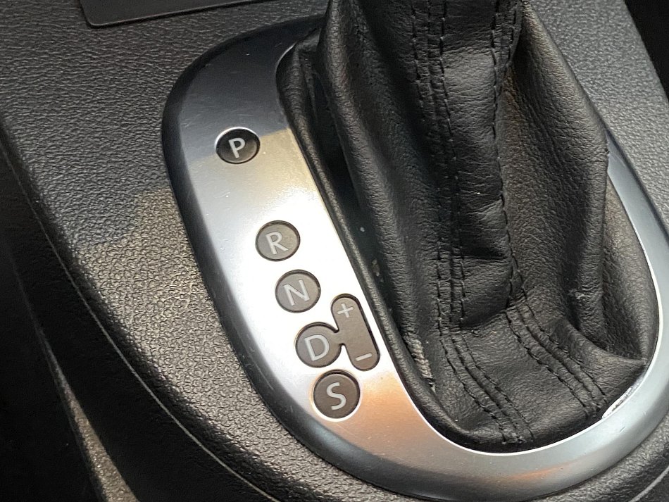 Volkswagen Touran 2.0 TDi Highline