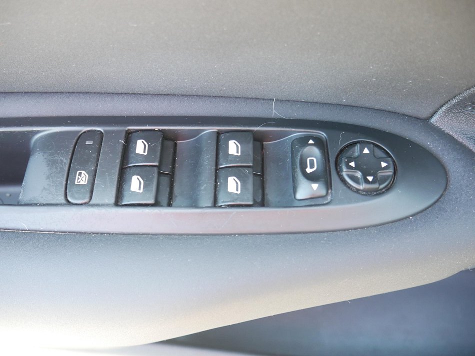 Citroën C4 1.4i 