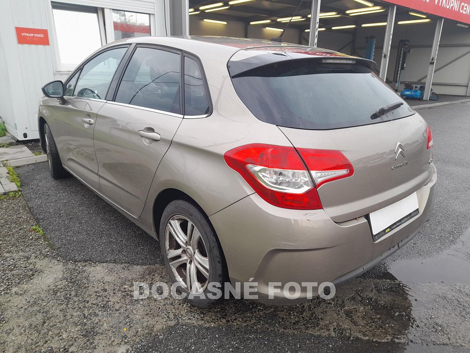 Citroën C4 1.4i 