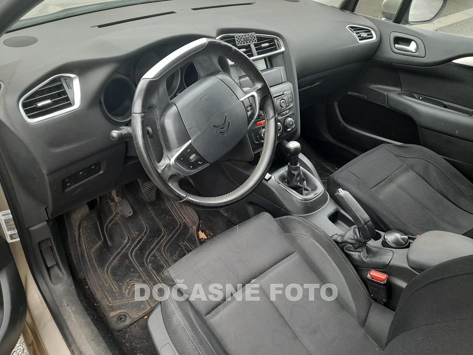 Citroën C4 1.4i 