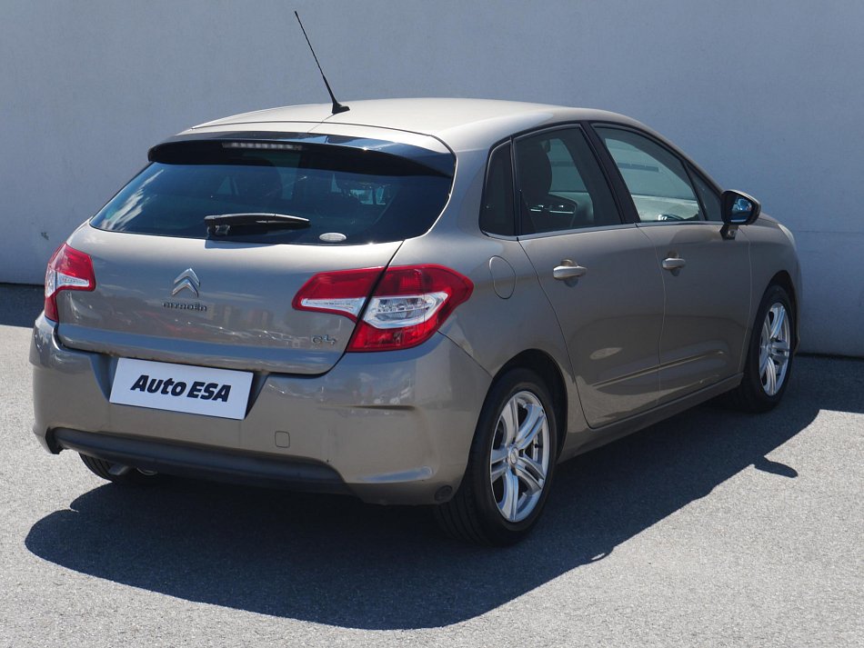 Citroën C4 1.4i 