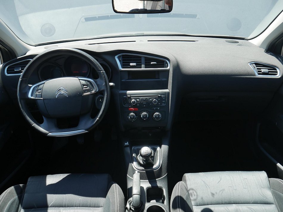 Citroën C4 1.4i 