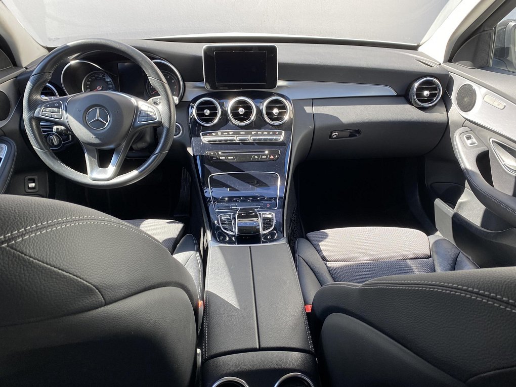 Mercedes-Benz Třída C 1.6 CGI Avantgarde C180