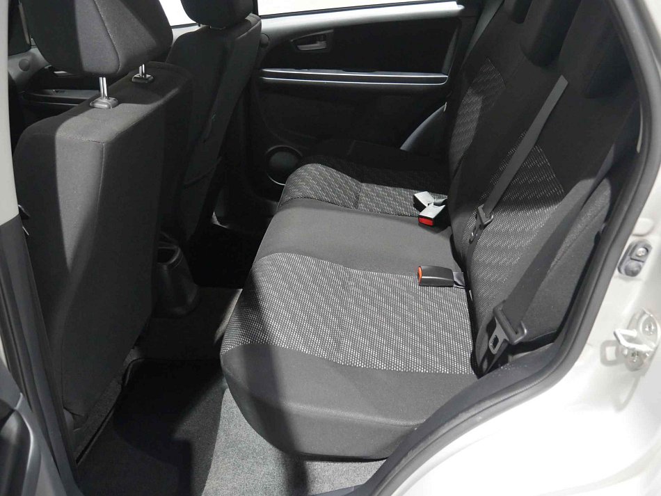Suzuki SX4 1.6i 