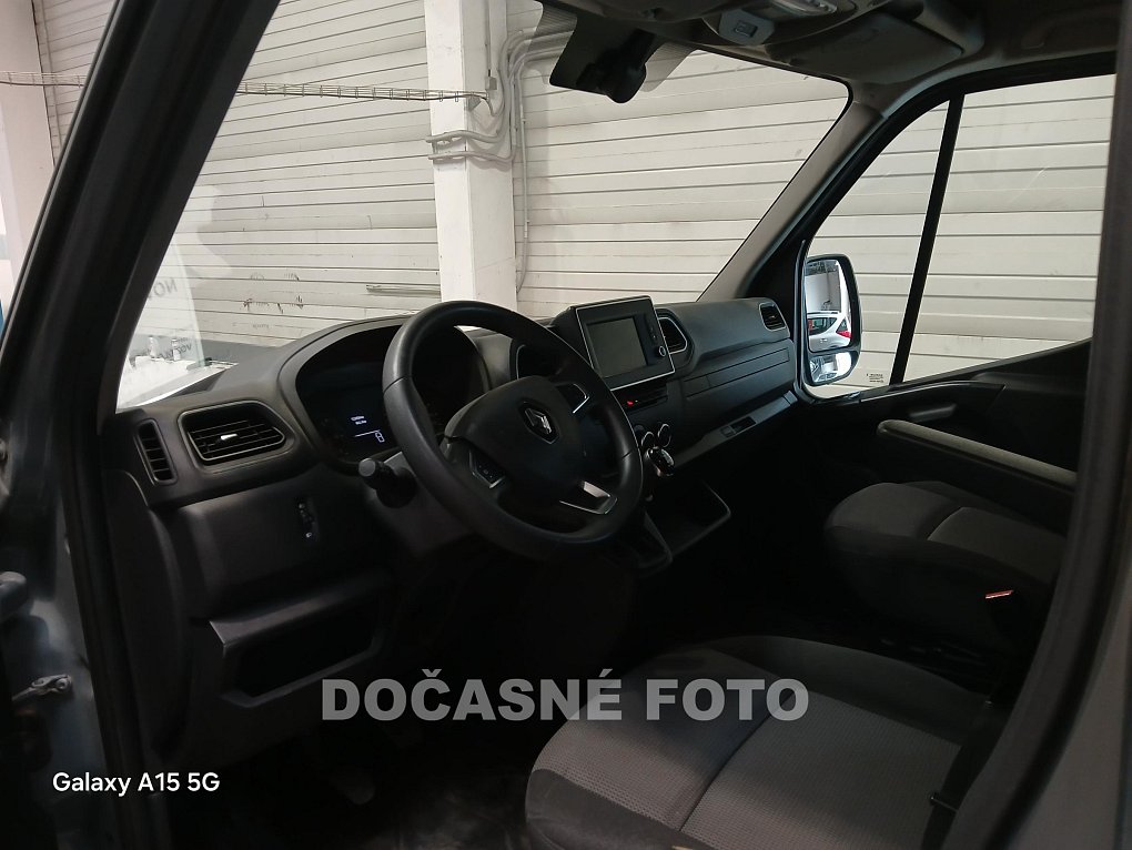 Renault Master 2.3dCi  L1H2 6míst