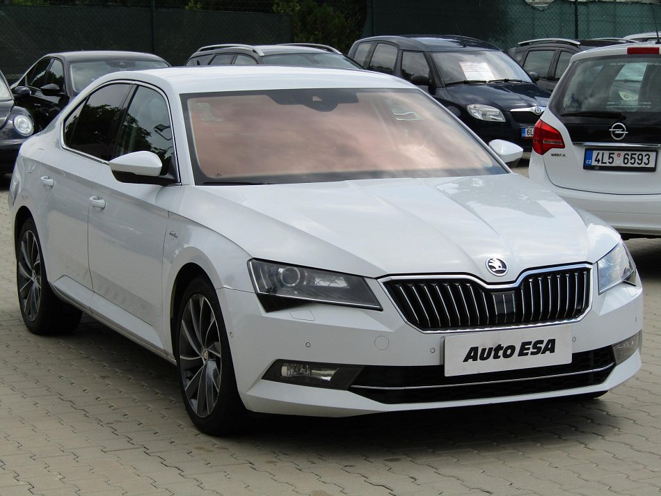 Škoda Superb III 2.0TSi  4x4