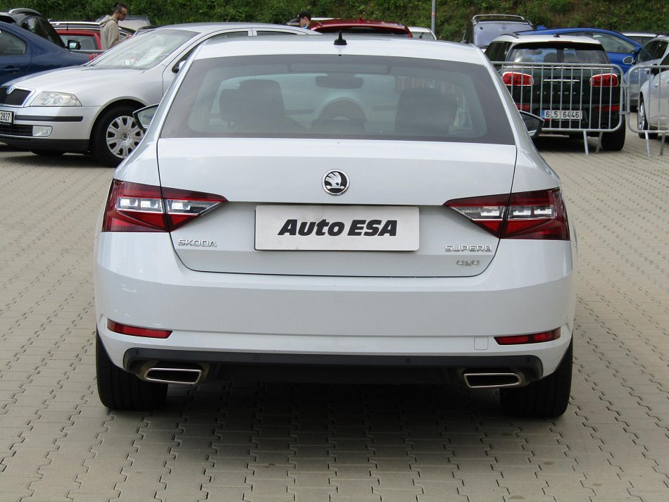 Škoda Superb III 2.0TSi  4x4