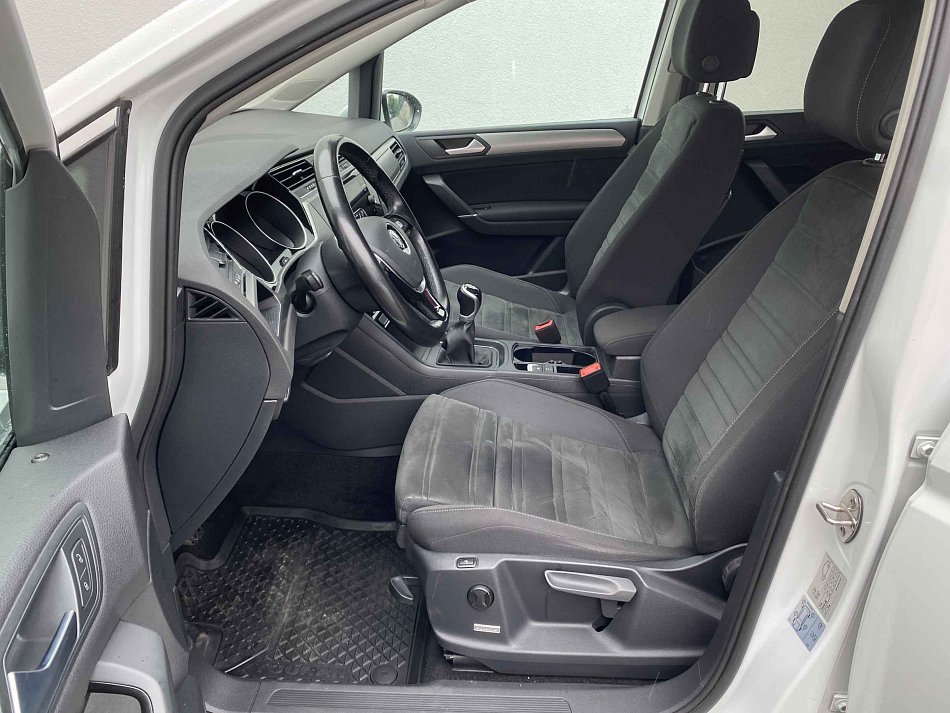 Volkswagen Touran 1.5 TSi 