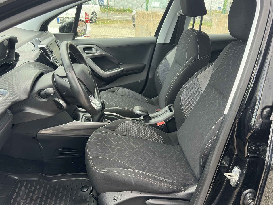 Peugeot 2008 1.2 PT 