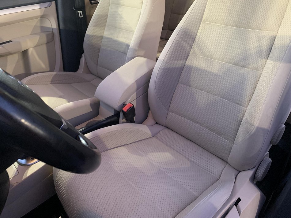 Volkswagen Touran 1.6 TDi 