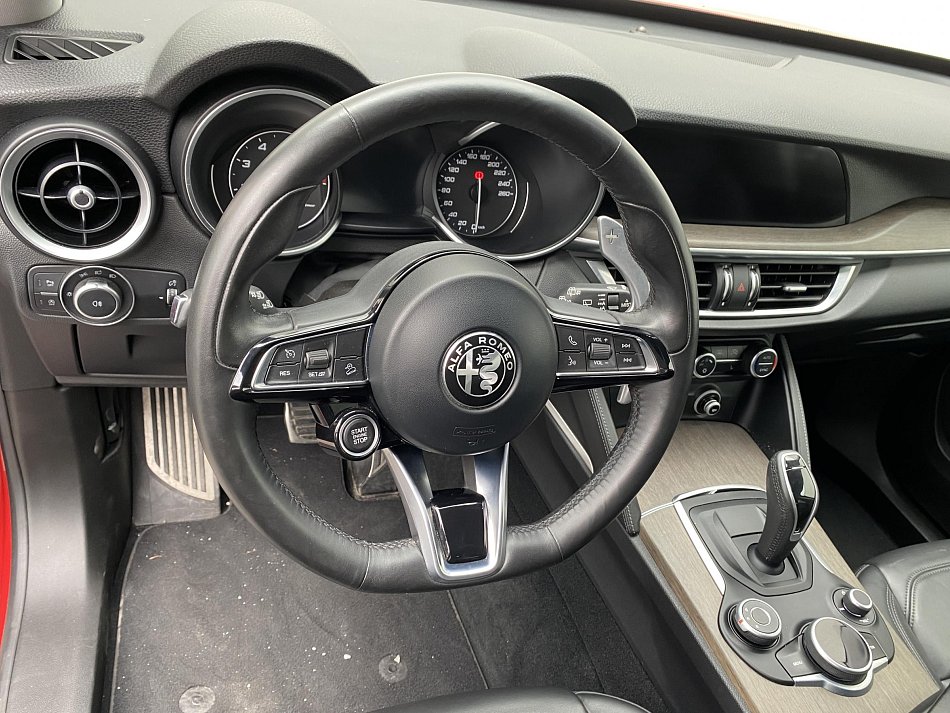 Alfa Romeo Stelvio 2.0T  4x4