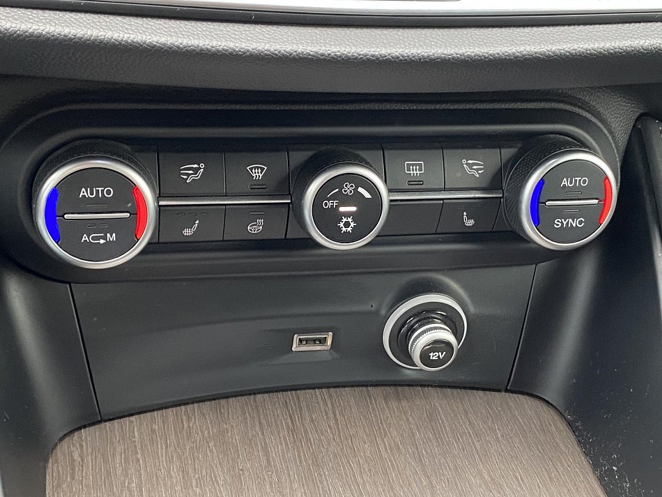 Alfa Romeo Stelvio 2.0T  4x4
