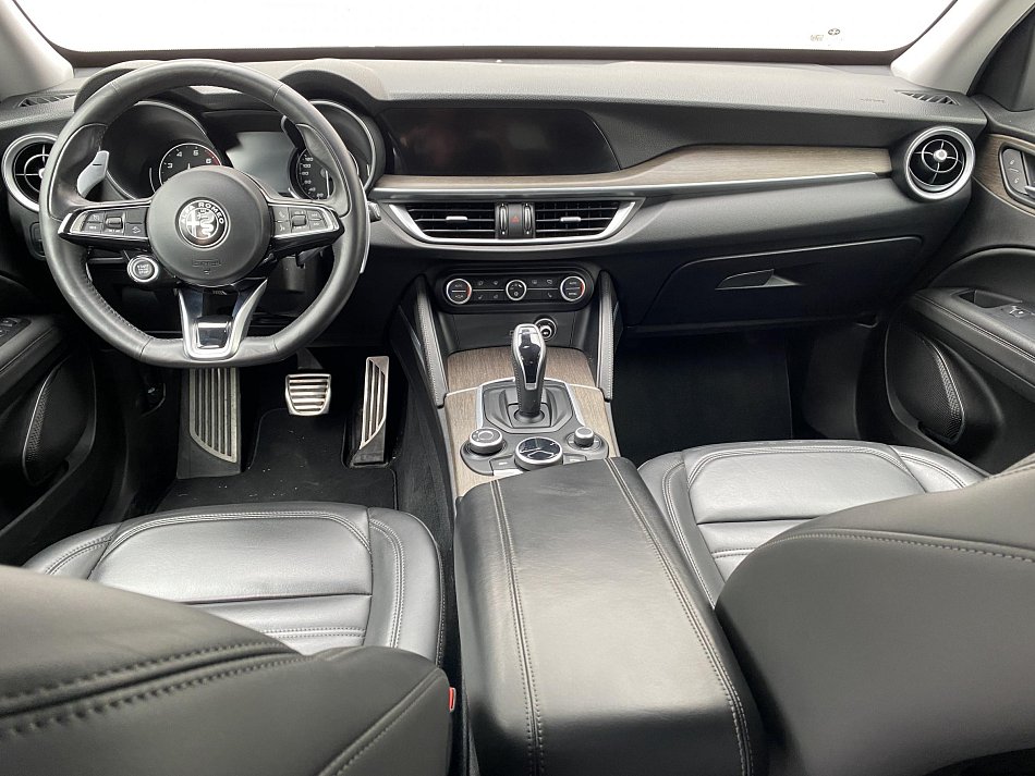 Alfa Romeo Stelvio 2.0T  4x4