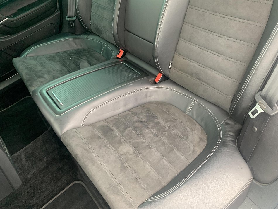 Volkswagen Passat CC 2.0 TDi 
