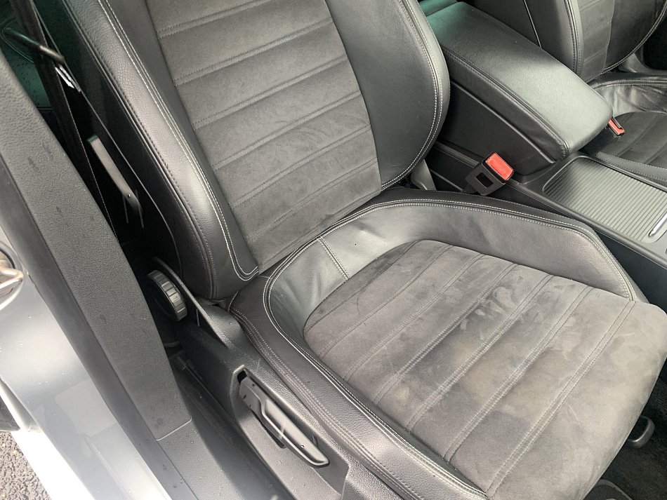 Volkswagen Passat CC 2.0 TDi 