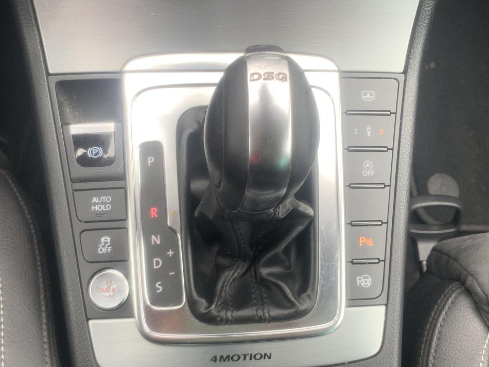 Volkswagen Passat CC 2.0 TDi 