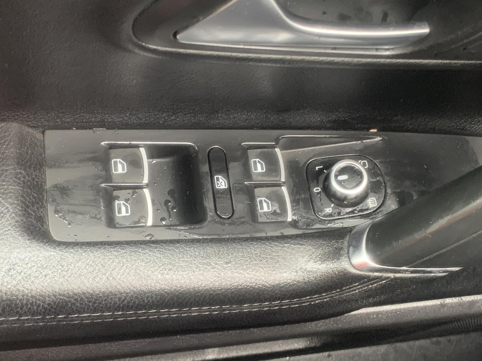 Volkswagen Passat CC 2.0 TDi 