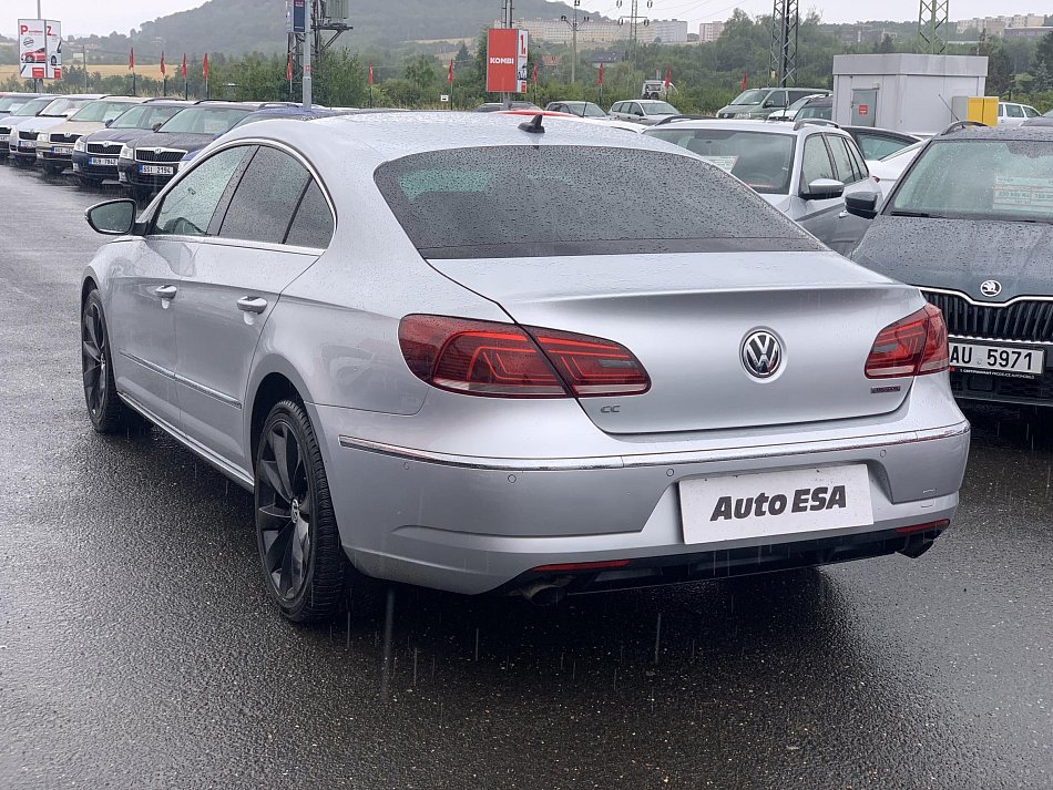 Volkswagen Passat CC 2.0 TDi 