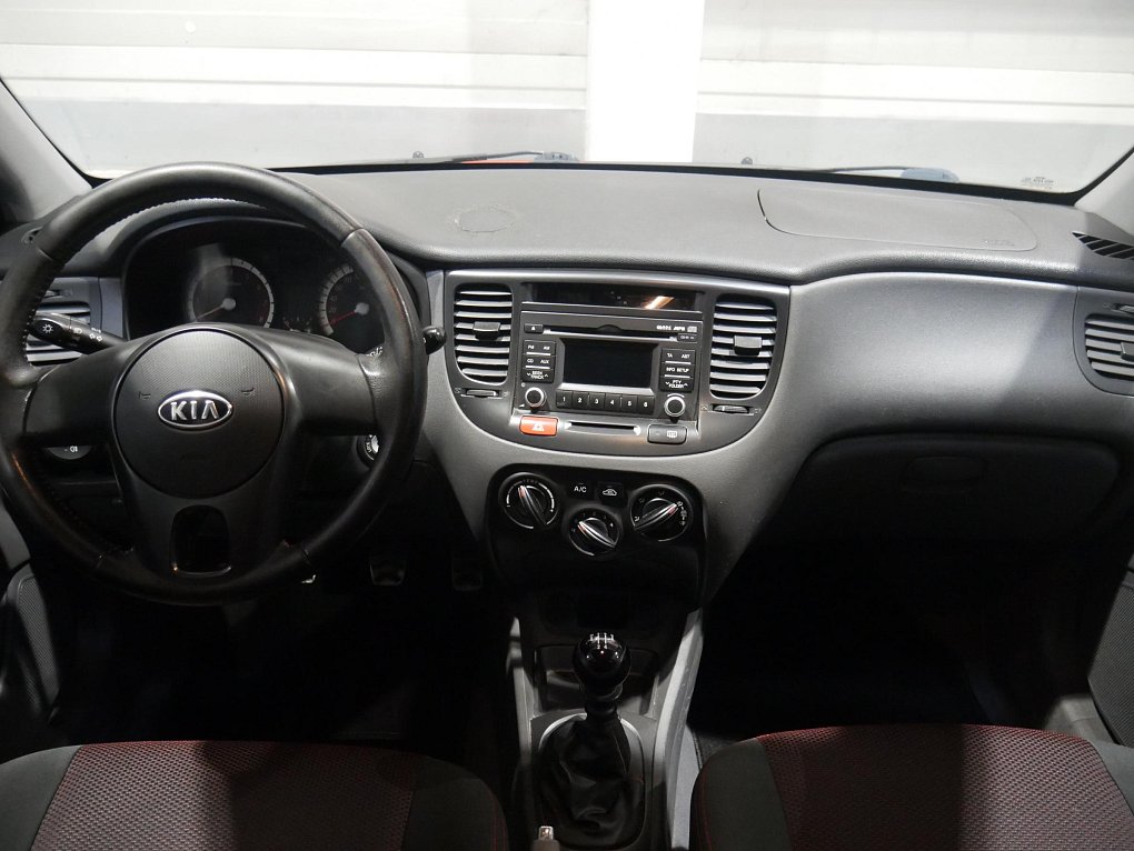 Kia Rio 1.4i 