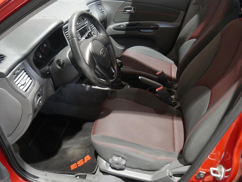Kia Rio 1.4i 
