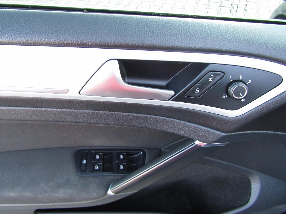 Volkswagen Golf 2.0 TDi 