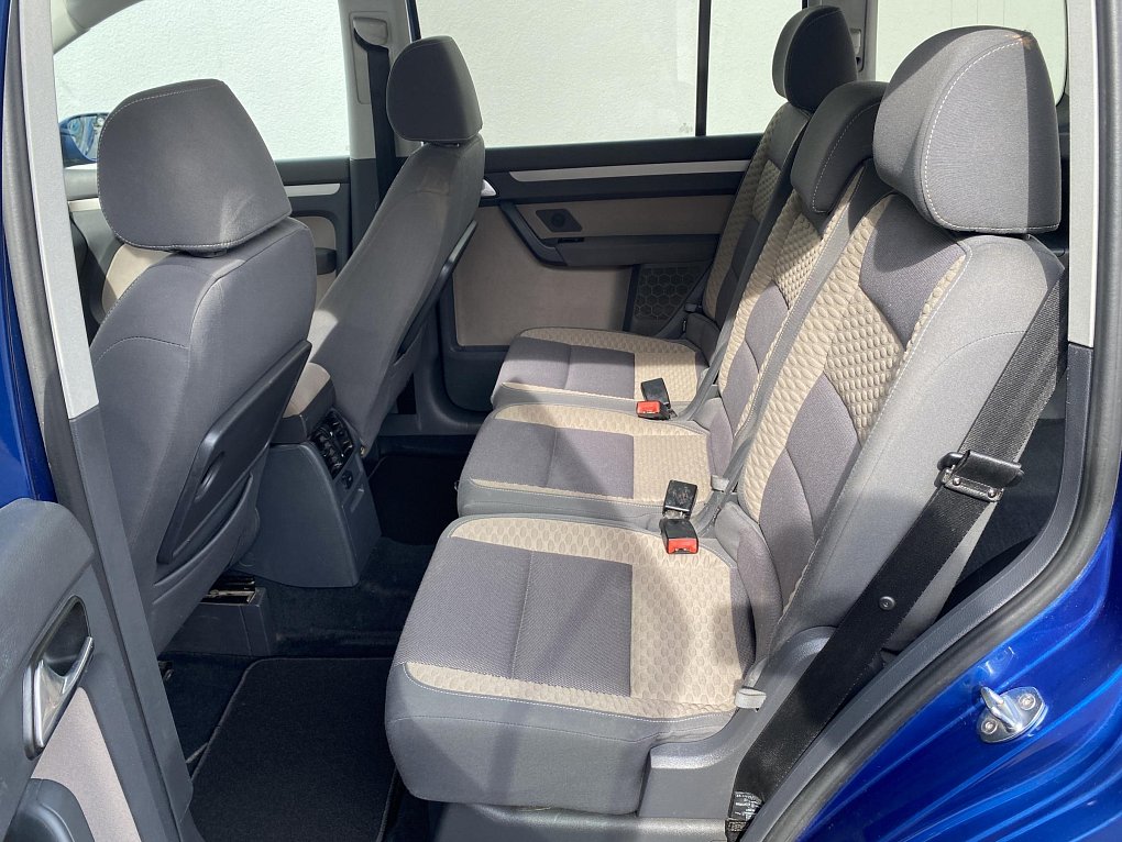 Volkswagen Touran 1.4TSi CROSS