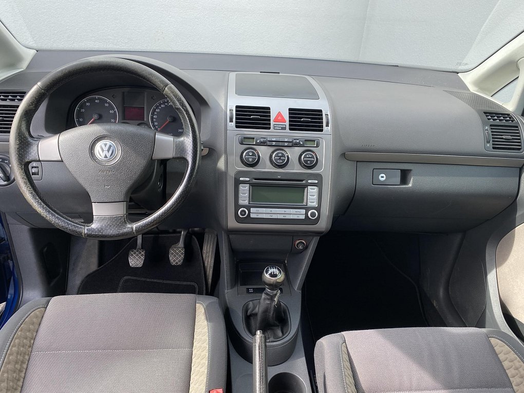 Volkswagen Touran 1.4TSi CROSS