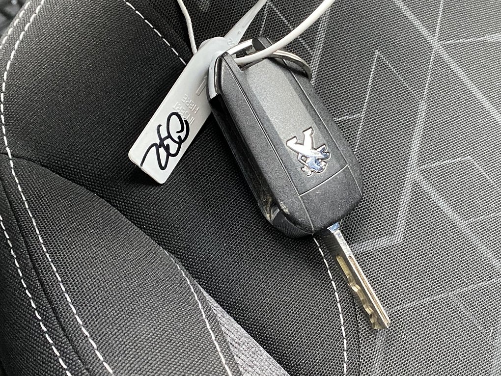 Peugeot 2008 1.2 PT Allure