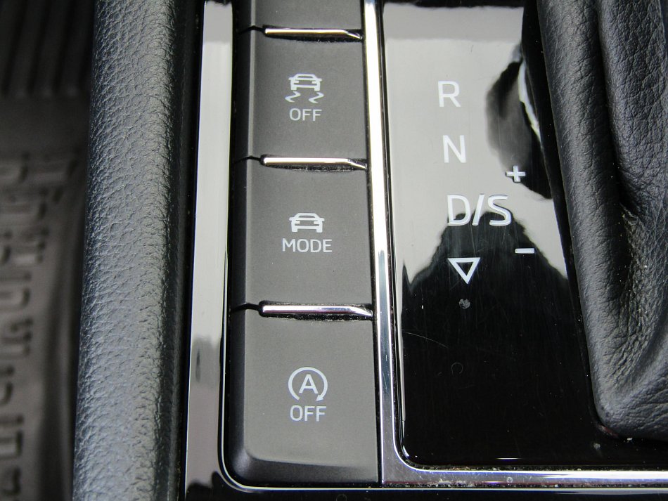 Škoda Superb III 2.0TSi  4x4