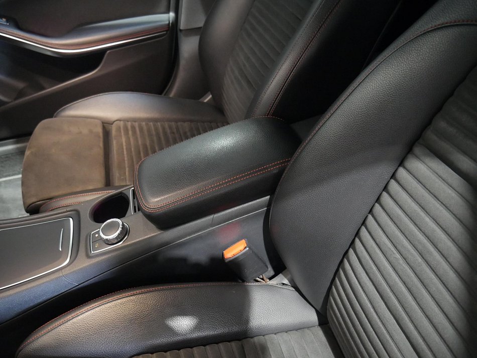 Mercedes-Benz CLA 2.2 CDi  220d