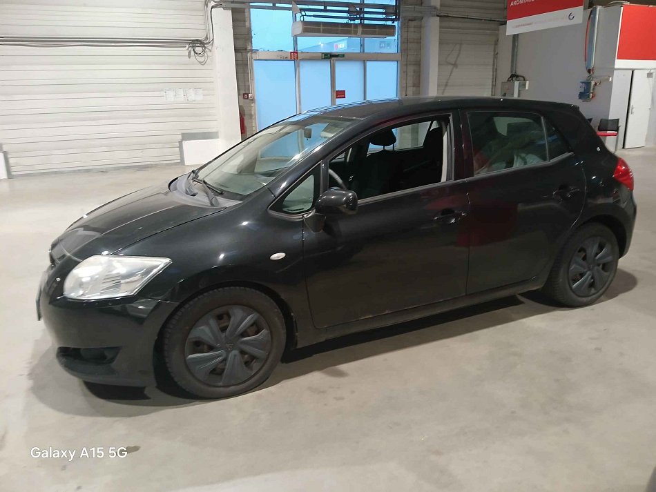 Toyota Auris 1.6 VVTI 