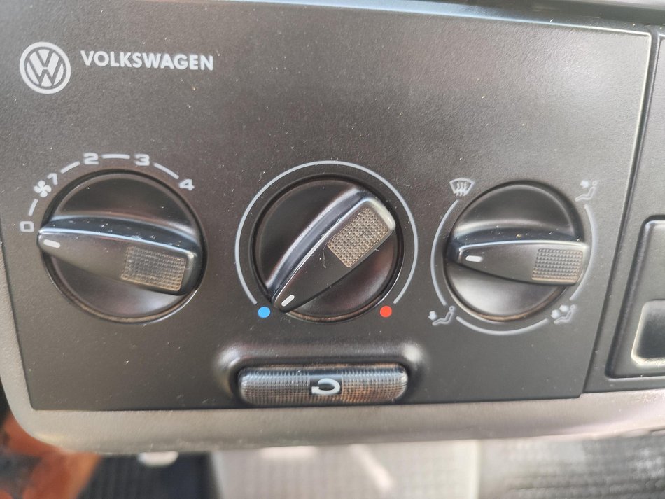 Volkswagen Transporter 1.9TD  6míst