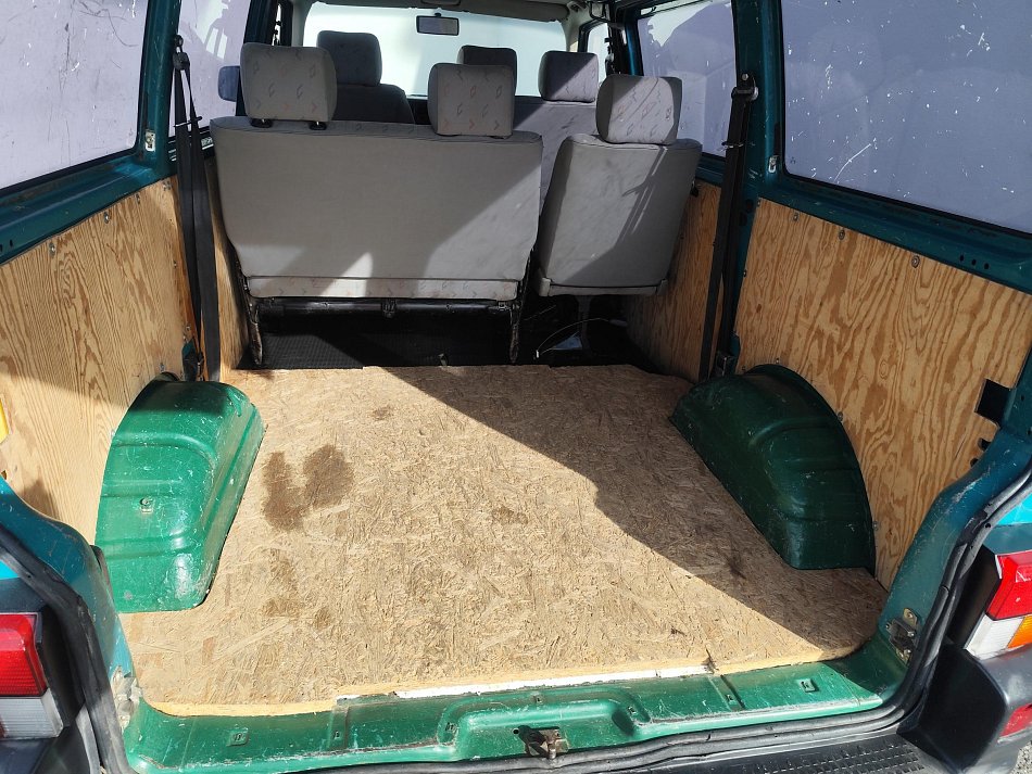 Volkswagen Transporter 1.9TD  6míst