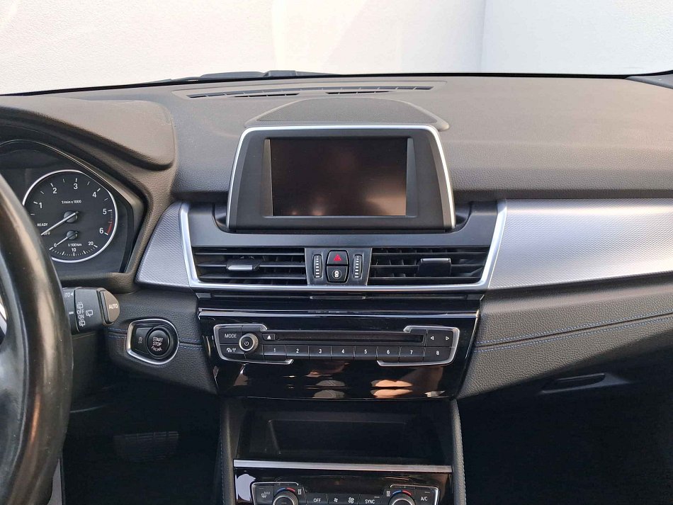 BMW Řada 2 2.0 D  218d
