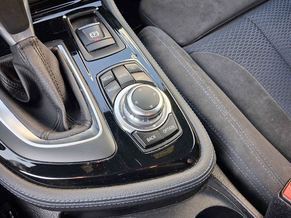 BMW Řada 2 2.0 D  218d