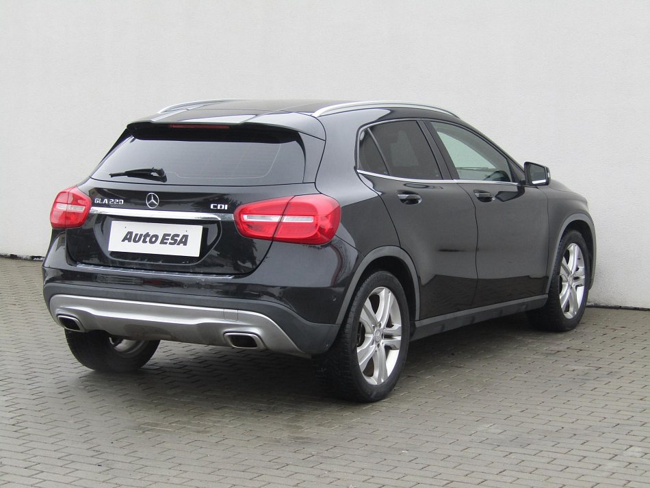 Mercedes-Benz GLA 2.2D 