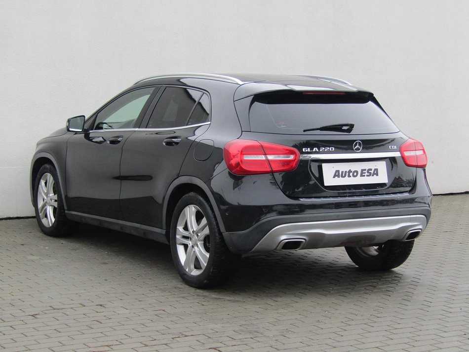 Mercedes-Benz GLA 2.2D 