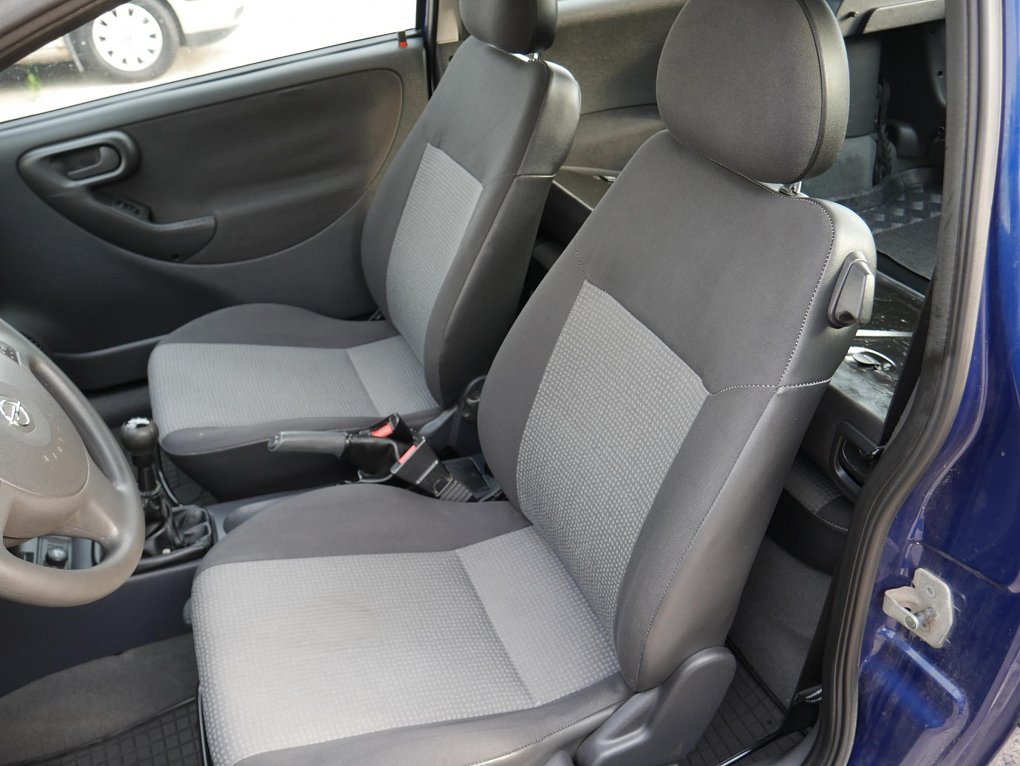 Opel Corsa 1.0i 